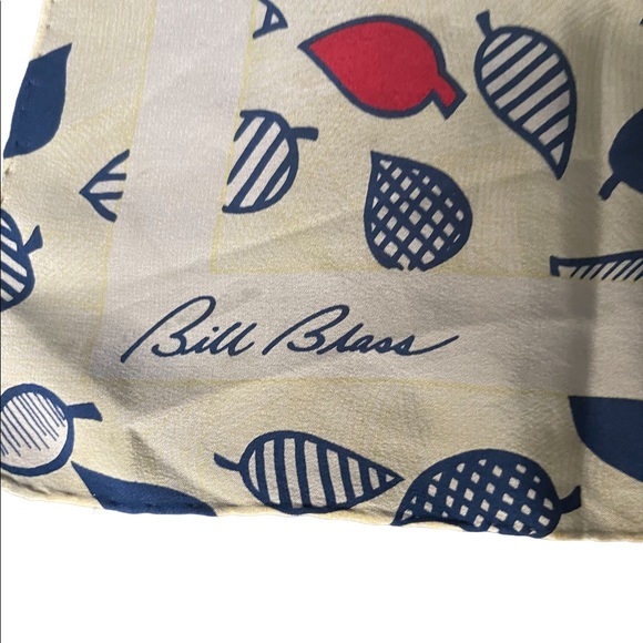 Bill Blass Vintage 22” by 22” Leaf Scarf - Picture 3 of 4